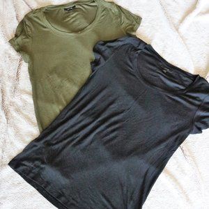 Bundle of 2 Apt 9 Scoop Neck T Shirts Size L